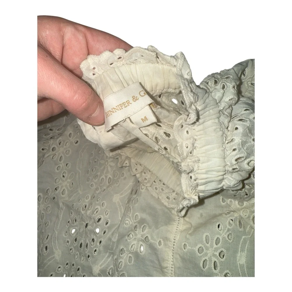 Jennifer & Grace White Floral Keyhole Blouse - Picture 5 of 6